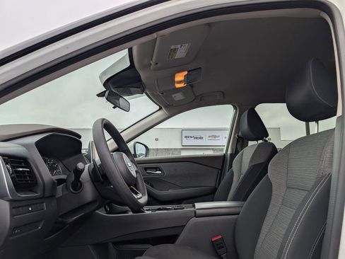 Used 2021 Nissan Rogue SV image 12