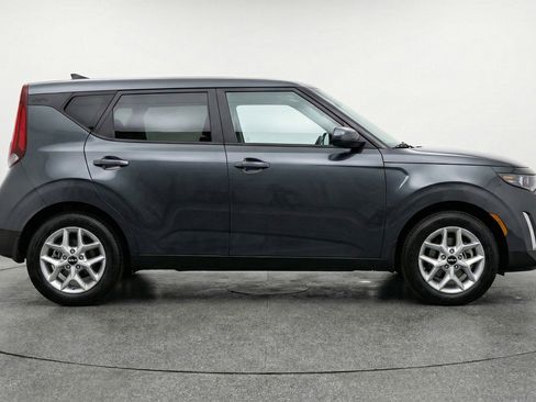 Used 2025 Kia Soul LX w/ LX Technology Package image 11
