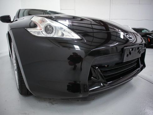 Used 2011 Nissan 370Z Touring w/ Sport Pkg RWD image 10