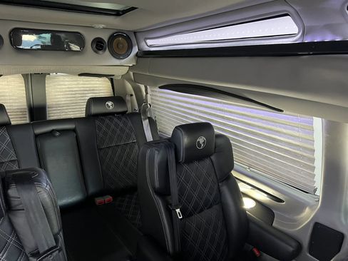 Used 2021 Chevrolet Express 3500 LS w/ Chrome Appearance Package RWD image 21