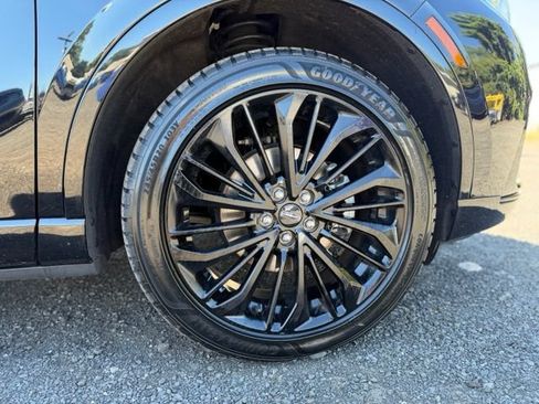 Used 2023 Lincoln Corsair Reserve w/ Equipment Group 201A AWD/4WD image 9