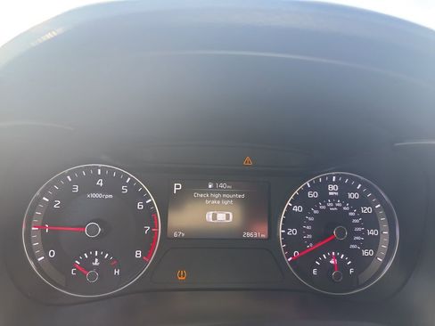 Used 2022 Kia Forte LXS w/ LXS Technology Package image 9