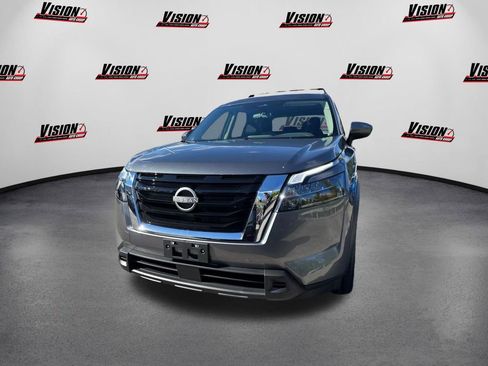 New 2025 Nissan Pathfinder SV image 2