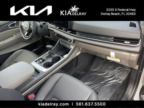 New 2026 Kia Carnival EX FWD image 11