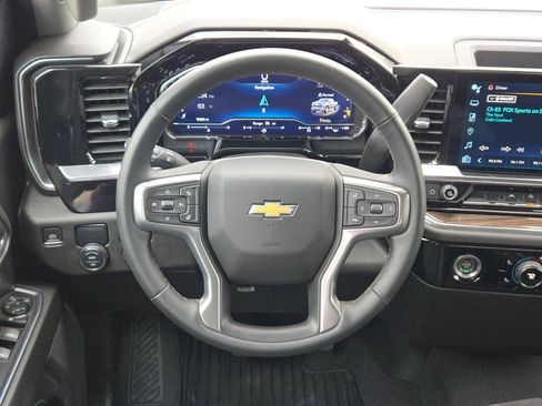 Used 2024 Chevrolet Silverado 1500 LT image 21