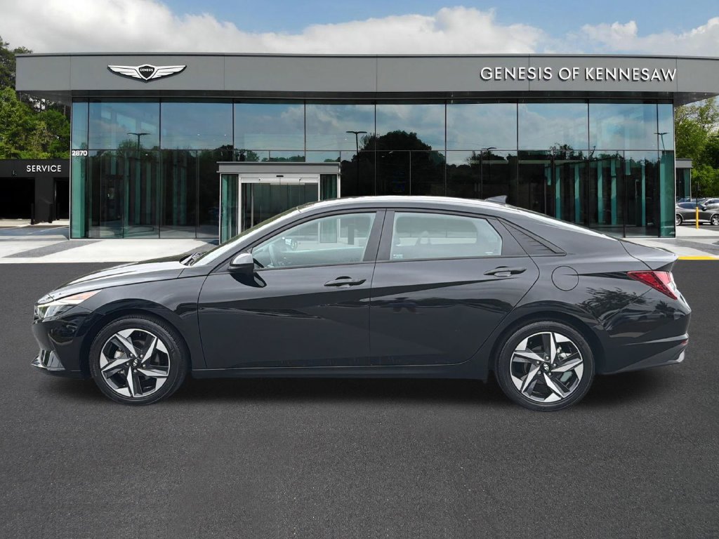 Used 2023 Hyundai Elantra SEL w/ Convenience Package FWD image 4