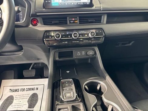 Used 2025 Honda Pilot Elite image 19