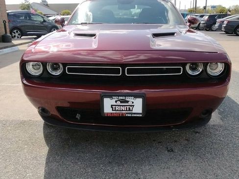 Used 2019 Dodge Challenger SXT RWD image 6