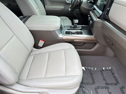 Used 2025 Chevrolet Silverado 1500 LT w/ Z71 Off-Road Package image 30