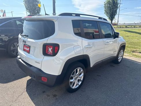 Used 2018 Jeep Renegade Latitude FWD image 4