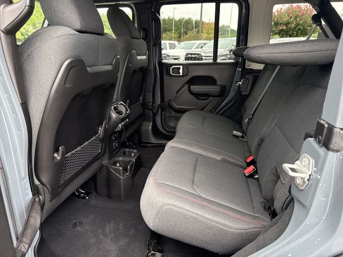 Used 2026 Jeep Wrangler Unlimited Rubicon AWD/4WD image 20