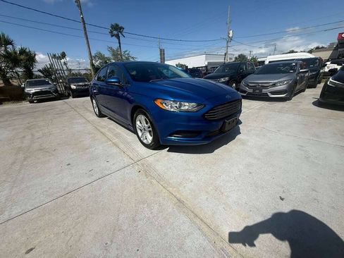 Used 2018 Ford Fusion SE w/ Fusion SE Technology Package FWD image 7