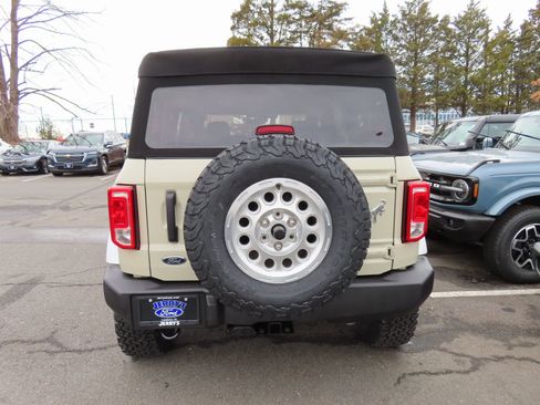 New 2025 Ford Bronco 4-Door image 5