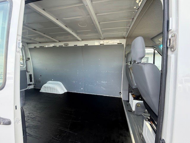 Used 2003 Dodge Sprinter 2500 RWD image 15