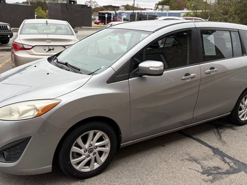 Used 2014 MAZDA MAZDA5 Sport image 5