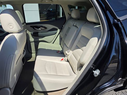 Used 2023 GMC Terrain Denali w/ Denali Premium Package AWD/4WD image 12