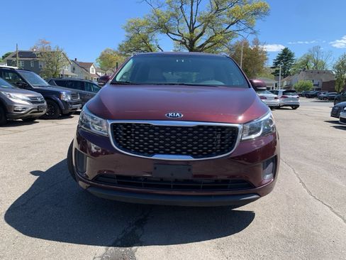 Used 2016 Kia Sedona LX w/ LX Convenience Package FWD image 2
