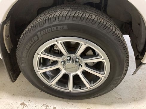 Used 2019 Ford F150 Lariat w/ Equipment Group 502A Luxury AWD/4WD image 13