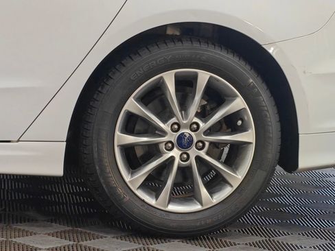 Used 2017 Ford Fusion SE w/ Fusion SE Technology Package FWD image 47