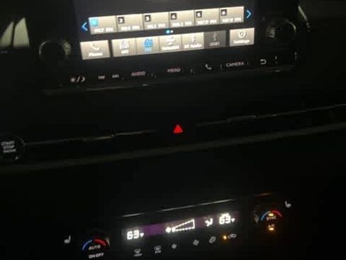 Used 2023 Mitsubishi Outlander SE image 6