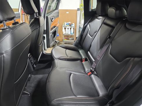 Used 2024 Jeep Compass Limited image 13