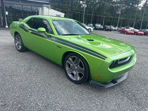 Used 2011 Dodge Challenger R/T RWD image 17