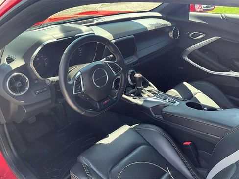 Used 2016 Chevrolet Camaro SS RWD image 15