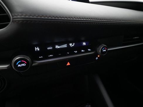 Used 2024 MAZDA MAZDA3 s image 21