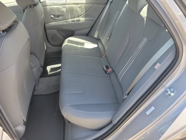Certified 2025 Hyundai Elantra SEL FWD image 26