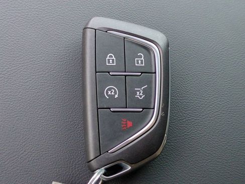 New 2026 Cadillac Vistiq Sport w/ LPO, Floor Liner Package AWD/4WD image 30