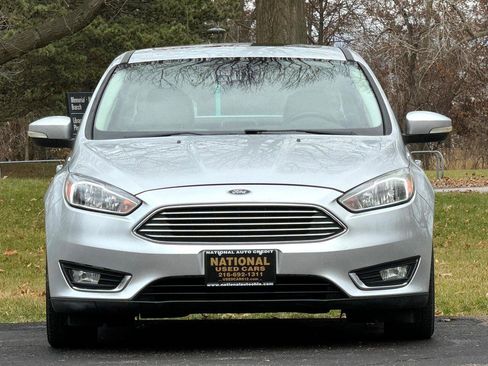 Used 2016 Ford Focus Titanium w/ Titanium Technology Package FWD image 5