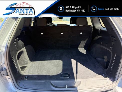 Used 2019 Jeep Grand Cherokee Laredo AWD/4WD image 12