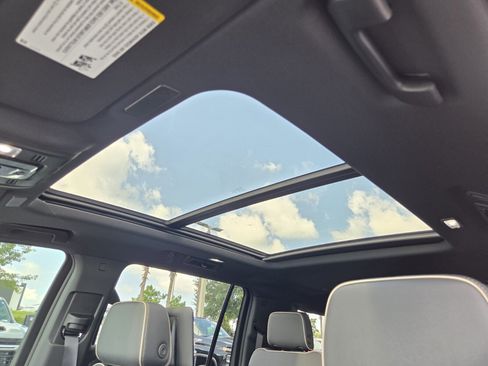 New 2026 Chevrolet Suburban Premier AWD/4WD image 13