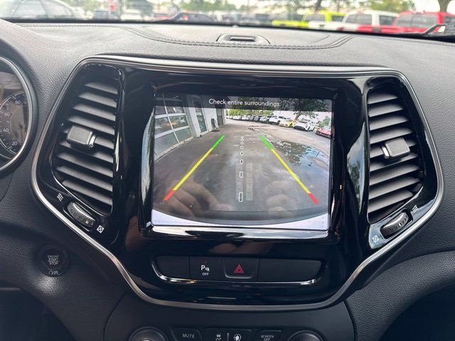 Used 2020 Jeep Cherokee Limited AWD/4WD image 15