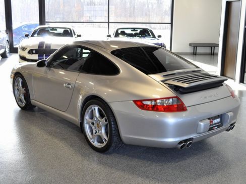 Used 2006 Porsche 911 Carrera S image 4