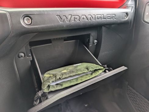 Used 2022 Jeep Wrangler Unlimited Rubicon image 35