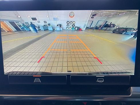 Certified 2024 GMC Sierra 1500 SLT image 3