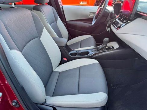 Used 2025 Toyota Corolla LE image 15