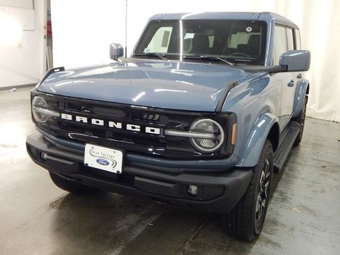 New 2025 Ford Bronco Outer Banks image 9