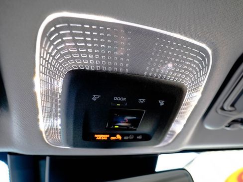 Used 2023 Toyota Prius XLE AWD/4WD image 33