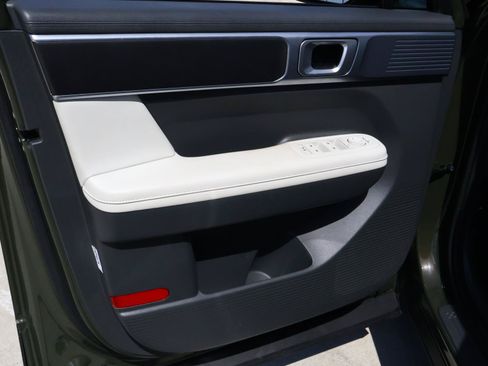 Used 2025 Hyundai Santa Fe SEL FWD image 14