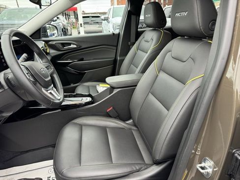 Certified 2024 Chevrolet Trax ACTIV w/ Sunroof Package image 11