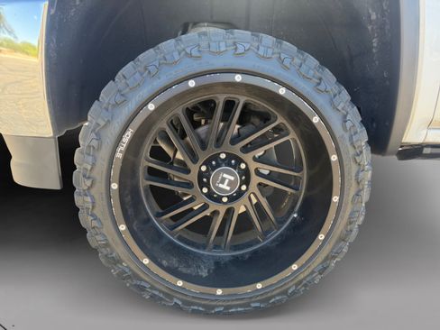 Used 2018 GMC Sierra 1500 SLT AWD/4WD image 9