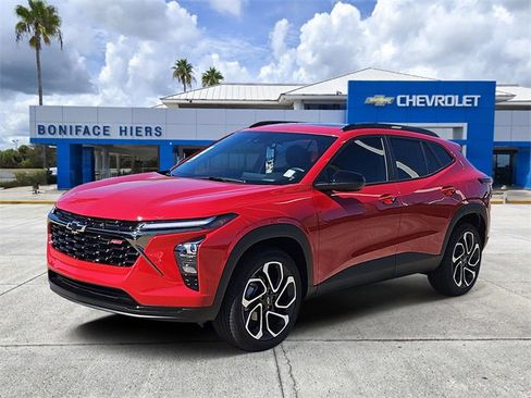 New 2026 Chevrolet Trax RS w/ Sunroof Package image 2