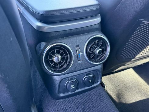 Used 2018 Kia Stinger GT2 RWD image 25