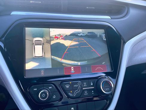 Used 2019 Chevrolet Bolt Premier w/ Infotainment Package image 6