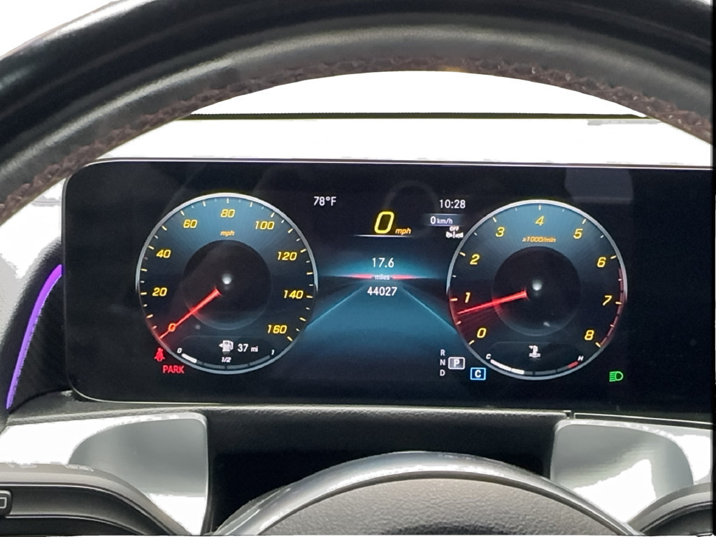 Used 2023 Mercedes-Benz GLB 250 4MATIC image 40