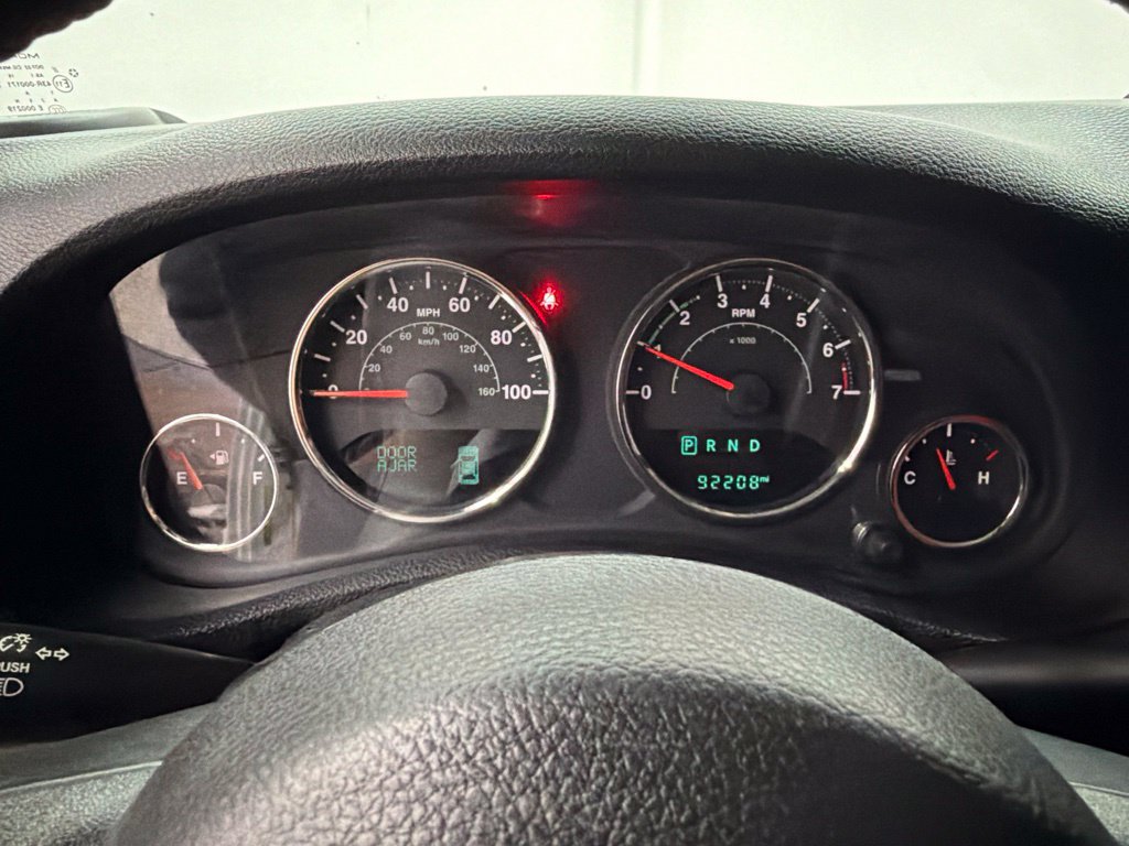 Used 2015 Jeep Wrangler Unlimited Sahara w/ Connectivity Group AWD/4WD image 15