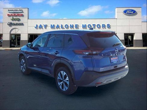 Used 2023 Nissan Rogue SV image 4