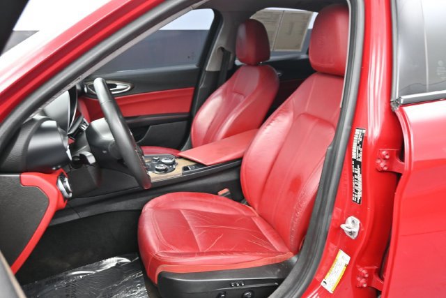 Used 2019 Alfa Romeo Giulia Ti RWD image 5